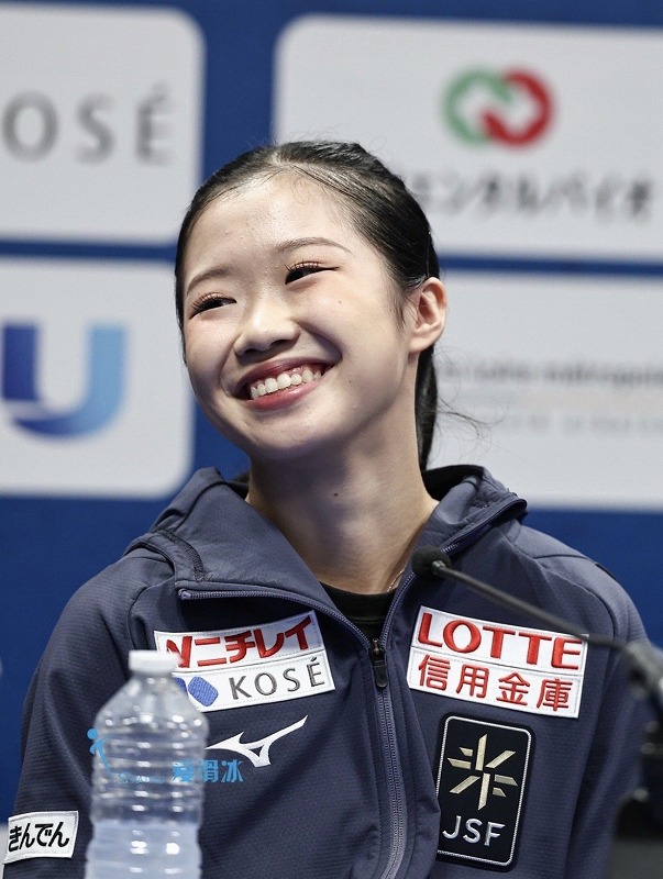 ジャージ姿で微笑む中井亜美選手の画像