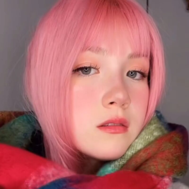 オジャスがマフラーを巻いている画像