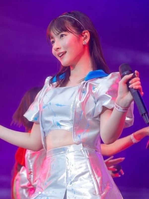 ステージ上の北川莉央の画像