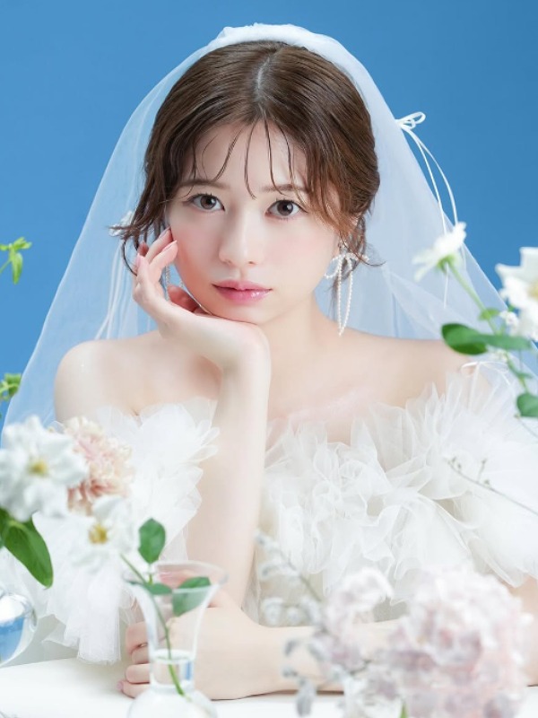 うディンクドレス姿の桜田ひよりの画像