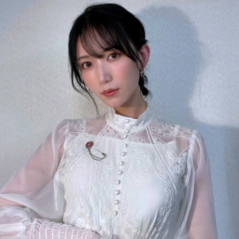 光宗薫が白い服を着ている画像