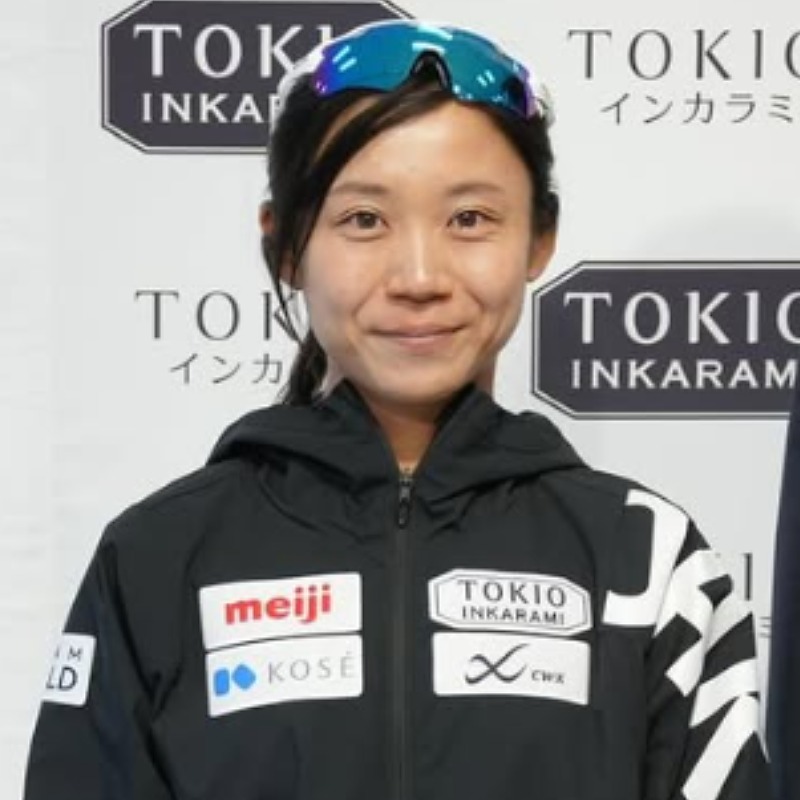 黒いウエア姿の高木美帆の画像