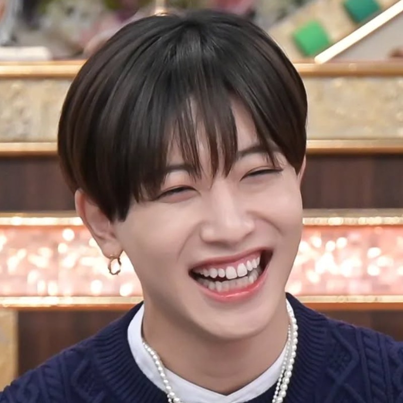 中村嶺亜が番組出演時、笑顔の画像